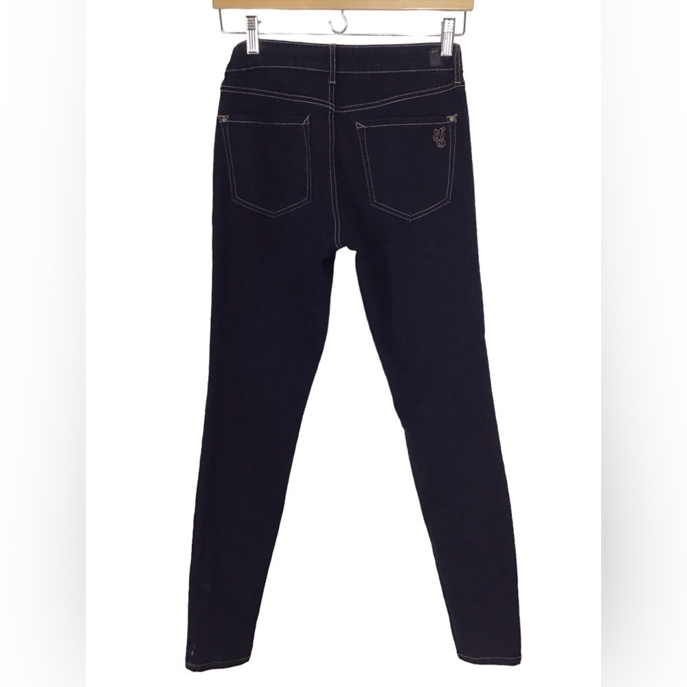 Jessica Simpson Kiss Me Jegging Jeans Size 28 NEW - Picture 2 of 4